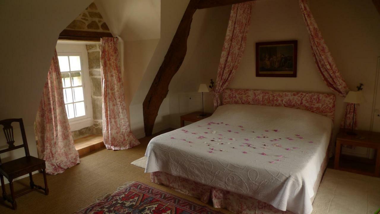Ploubezre Manoir De Kerguereon B&B 외부 사진